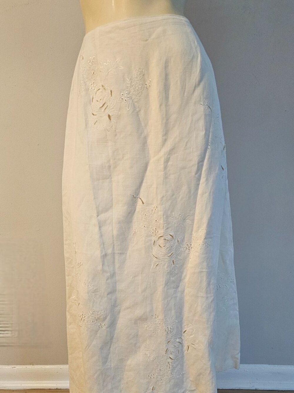 Vintage Cream Floral Cutwork Midi Skirt